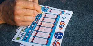 "Ils jouent sur une forme de frustration sociale" : plus c'est la crise, plus les jeux d'argent ont la cote ?