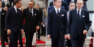 Mohammed VI contraint de se déplacer avec une canne en présence des Macron : on sait ce dont il souffre