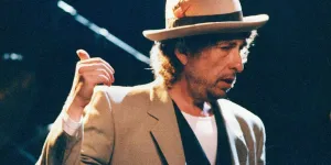 Bob Dylan surprend ses fans en pleine tournée : ce morceau qu'il a interprété pour la première fois depuis presque une décennie