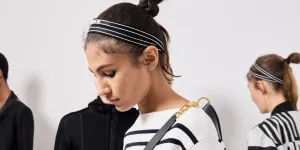 « Sporty Ponytail », la nouvelle tendance coiffure repérée au défilé Dior