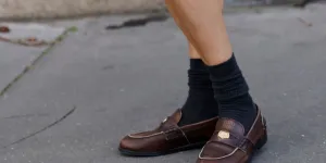 Les mocassins marrons sont le must have de l’automne