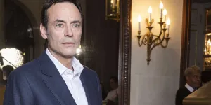 "Elle a décidé de se laisser mourir", Anthony Delon fait une annonce déchirante sur sa chienne