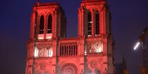 Notre-Dame de Paris : Biden, Trump, Charles III et des stars mondiales attendus pour la cérémonie de réouverture, cinq ans après l’incendie !