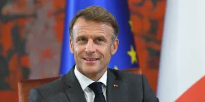 Emmanuel Macron et le Premier ministre : La flamme, saison 3