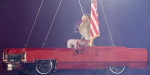Beyoncé frôle l'énorme accident en plein concert, sa vie suspendue à un câble