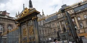 À la barre, l'art du repentir de la djihadiste Jennyfer Clain, radicale aux allures de première de la classe