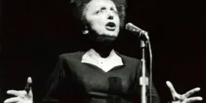 « Non, je ne regrette rien » : l’histoire de la chanson qui a relancé la carrière d’Édith Piaf