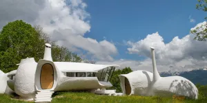 Une maison rétro futuriste pensée comme un OVNI design