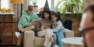 Halloween 2024 : Potion magique, fantômes flottants, momies piñatas… 5 tutos à faire avec vos enfants