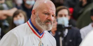 Philippe Etchebest fou de rage face à Antonio dans "Cauchemar en cuisine" : le restaurateur n'a rien lavé depuis 10 ans !