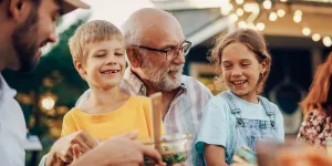 Beaux-grands-parents : quelle place occupent-ils dans la vie des petits-enfants ?