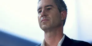 Pour avoir évoqué la France "qui pue un peu sous les bras", à gauche, c'est haro sur François Ruffin