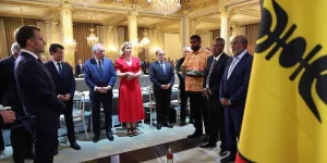 Nouvelle-Calédonie : indépendantistes et non-indépendantistes ont signé un accord "historique" sur l'avenir institutionnel du territoire