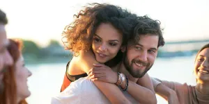 Couple libre : en quoi consiste-t-il et quelles sont ses limites ?