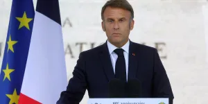 Emmanuel Macron écarte l'option d'un gouvernement du NFP au nom de "la stabilité institutionnelle" et annonce de nouvelles consultations dès mardi