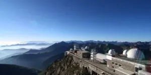 What is the biggest star we can observe from France ? Pic du Midi [Time-Lapse]