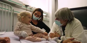 France 2 - L'hommage d'Eglantine Eméyé au service qui a accueilli derniers jours de son fils Samy