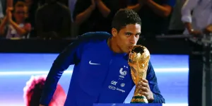 À seulement 31 ans, Raphaël Varane prend sa retraite