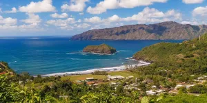 La retraite polynésienne de Jacques Brel : l’histoire de sa maison à Hiva Oa