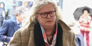 “Vous brûlerez en enfer !” : Pierre-Jean Chalençon en pleurs après le cambriolage du musée du Louvre