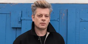 Benjamin Biolay se livre sur ce lien particulier qu'il entretient avec Georges Brassens : "Il est toujours avec moi"