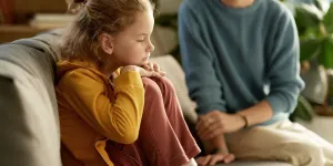 Mon enfant ne veut plus aller chez ses grands-parents, que faire ?