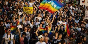 En Bulgarie, le Parlement adopte un amendement interdisant la "propagande" LGBT+ à l'école