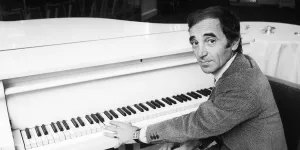 « Comme ils disent » de Charles Aznavour : l’histoire derrière cette célèbre chanson engagée