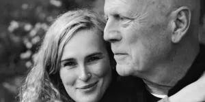 “Qu’il me reconnaisse ou non…” : Rumer, la fille de Bruce Willis, donne de ses nouvelles et elles ne sont pas si bonnes