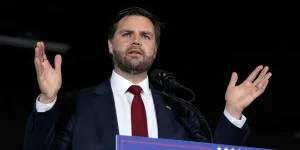 De critique à colistier : J.-D. Vance, le futur vice-président converti au trumpisme