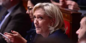 Marine Le Pen, son portable dans son soutif : la folle anecdote révélée au moment de son procès