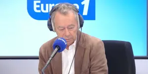 Mort de Didier Roustan : Michel Denisot fond en larmes en lui rendant hommage (VIDEO)