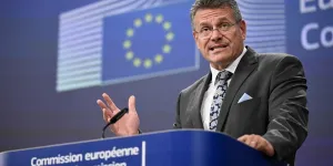 Droits de douane : l'Union européenne menace de répliquer à Donald Trump avec des mesures atteignant 72 milliards d'euros
