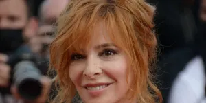 Mylène Farmer, toujours aussi lookée à 63 ans : à quelques heures de son concert au Stade de France, son apparition remarquée