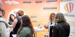 Toujours pas d'alternance à la rentrée : "Je vais devoir payer 10 000 euros l'année ou abandonner mon diplôme"