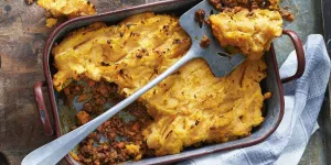 Cette recette de hachis parmentier à la courge butternut est tout ce dont vous avez besoin pour vous réchauffer cet automne