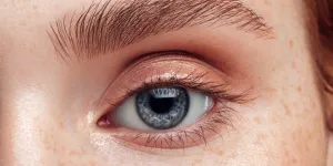 Qu’est-ce que le micrograyling, la nouvelle technique de maquillage semi-permanent pour nos sourcils ?