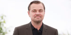 “Je ne suis toujours pas un expert” : Leonardo DiCaprio se confie sur la difficulté de gérer sa notoriété
