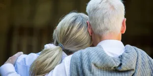 "En nous voyant, certains changeaient de trottoir" : quand la différence d'âge bouleverse la vie de couple