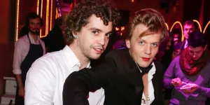 Bruno Sanches : que devient le partenaire d’Alex Lutz depuis la fin de leur duo Catherine et Liliane ?