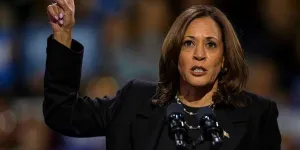 Présidentielle américaine : Kamala Harris, entre rupture et audace, se démarque de Joe Biden et attaque Donald Trump