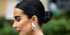 13 façons féminines de porter les bijoux argents