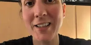 Ben non, ne rentrez pas la fourrure dans la capuche 😅