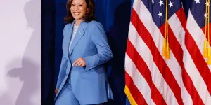 Kamala Harris : les ingrédients incontournables de son power dressing