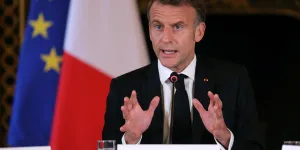 Arnaud Benedetti : "Si Macron ne parvient pas à agréger le PS et LR, le retour aux urnes sera irrémédiable"