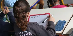 L'écart entre les filles et les garçons face aux mathématiques apparaît en quelques mois dès l'école primaire, selon une étude