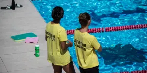 "On ne veut pas mettre en péril nos vies" : dans les piscines, le personnel démuni face à un torrent d'incivilités