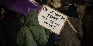 Féminicides : 118 femmes ont été tuées par leur conjoint ou ex-conjoint en 2022 en France, soit quatre de moins qu'en 2021