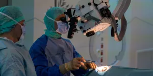 "Le plus courant est d'injecter un médicament au mauvais patient" : à l'hôpital, les erreurs médicales augmentent mais…