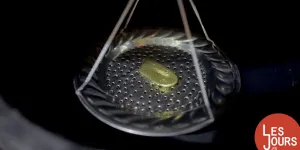 Transformer l’or en argent : une alchimie risquée au Sahara